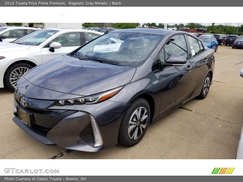 Front 3/4 View of 2019 Prius Prime Premium