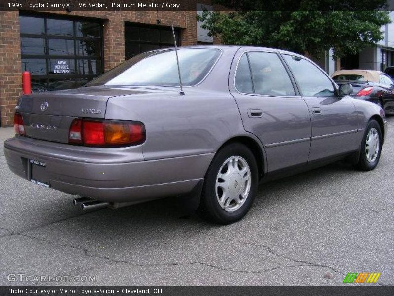 Platinum Metallic / Gray 1995 Toyota Camry XLE V6 Sedan