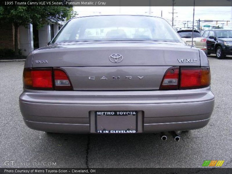 Platinum Metallic / Gray 1995 Toyota Camry XLE V6 Sedan