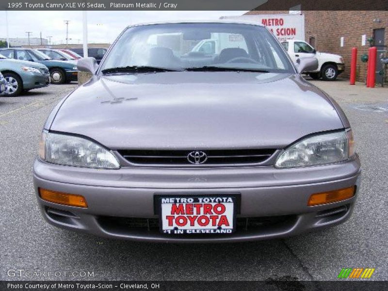 Platinum Metallic / Gray 1995 Toyota Camry XLE V6 Sedan
