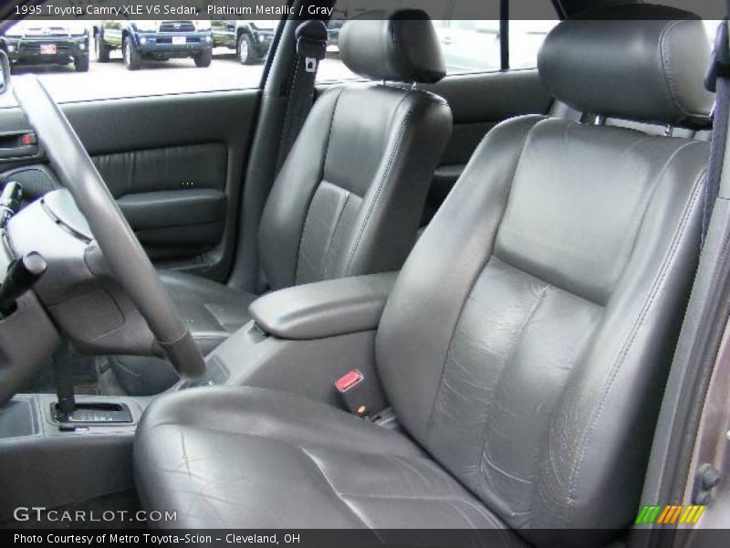 Platinum Metallic / Gray 1995 Toyota Camry XLE V6 Sedan