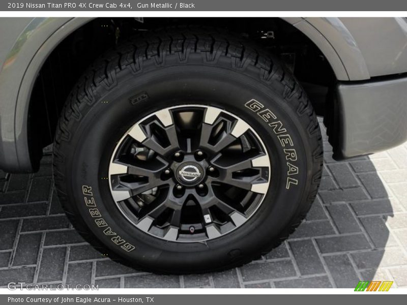  2019 Titan PRO 4X Crew Cab 4x4 Wheel