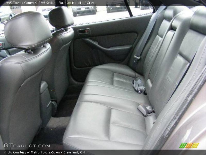 Platinum Metallic / Gray 1995 Toyota Camry XLE V6 Sedan