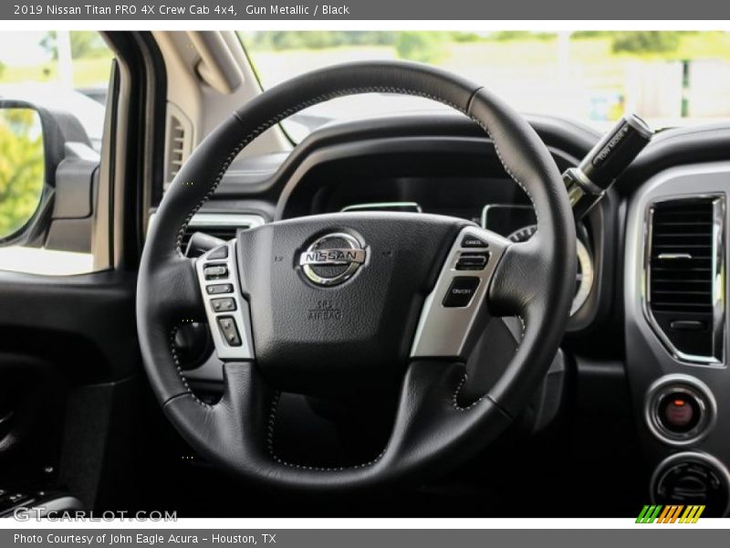  2019 Titan PRO 4X Crew Cab 4x4 Steering Wheel