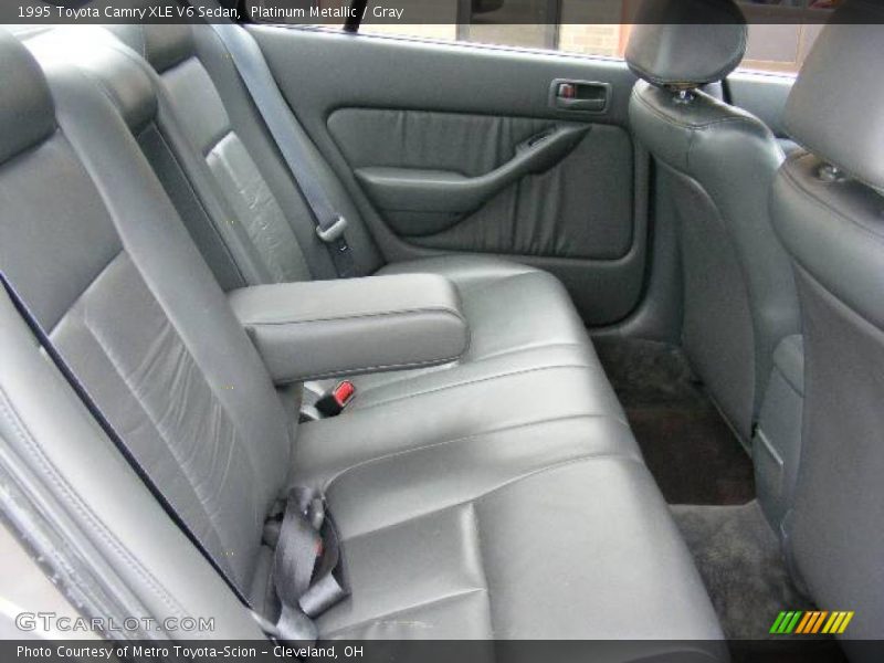 Platinum Metallic / Gray 1995 Toyota Camry XLE V6 Sedan