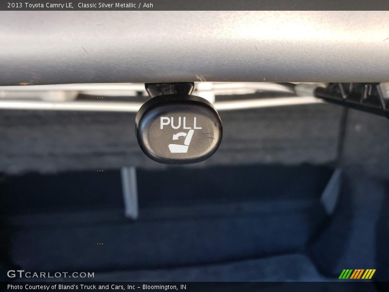 Classic Silver Metallic / Ash 2013 Toyota Camry LE