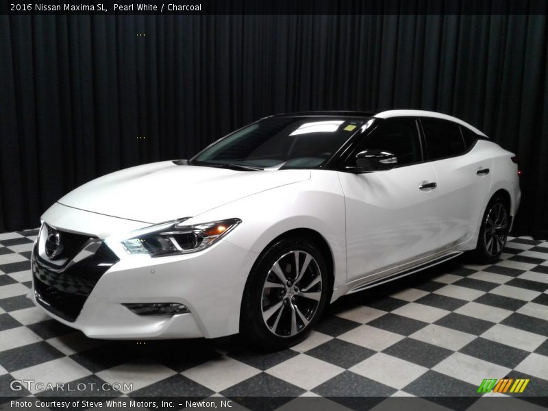 Pearl White / Charcoal 2016 Nissan Maxima SL