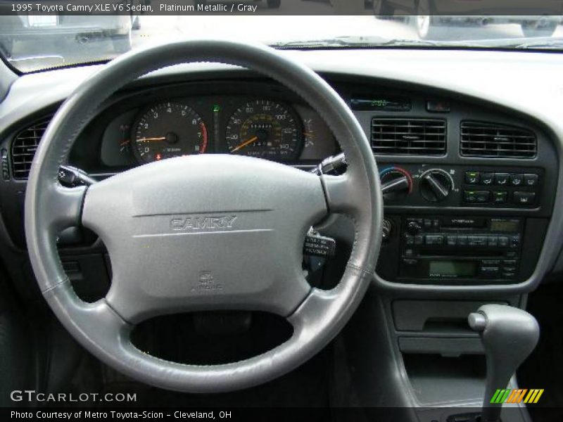 Platinum Metallic / Gray 1995 Toyota Camry XLE V6 Sedan