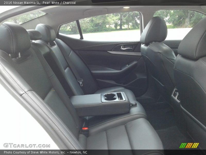 Pearl White / Charcoal 2016 Nissan Maxima SL