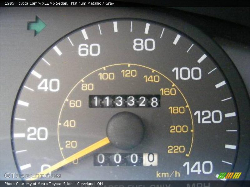 Platinum Metallic / Gray 1995 Toyota Camry XLE V6 Sedan