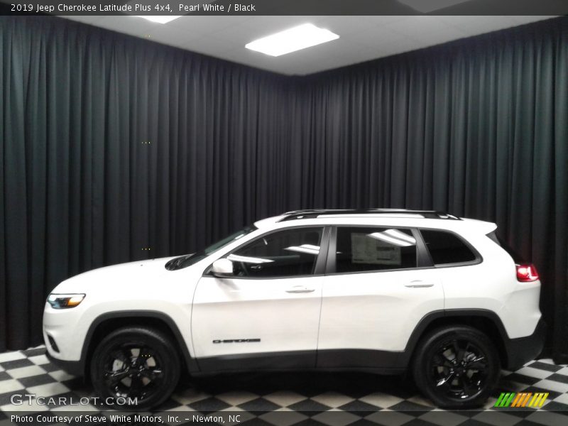 Pearl White / Black 2019 Jeep Cherokee Latitude Plus 4x4