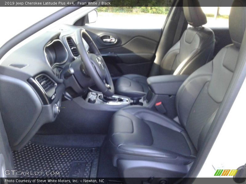 Pearl White / Black 2019 Jeep Cherokee Latitude Plus 4x4