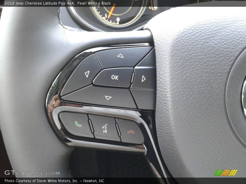 Pearl White / Black 2019 Jeep Cherokee Latitude Plus 4x4
