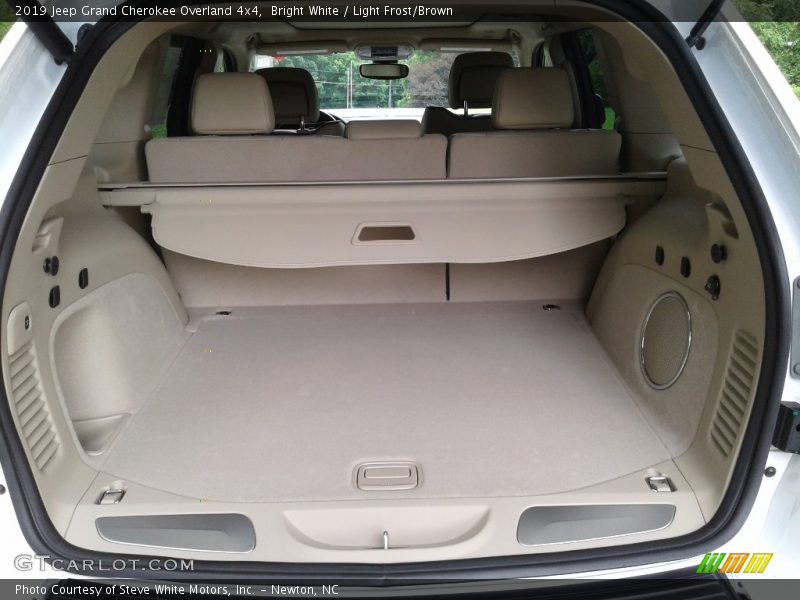 Bright White / Light Frost/Brown 2019 Jeep Grand Cherokee Overland 4x4