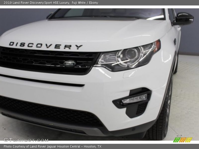Fuji White / Ebony 2019 Land Rover Discovery Sport HSE Luxury