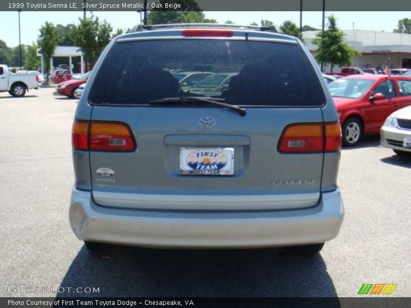 Silver Spruce Metallic / Oak Beige 1999 Toyota Sienna LE