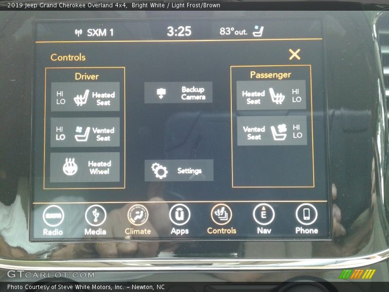 Bright White / Light Frost/Brown 2019 Jeep Grand Cherokee Overland 4x4