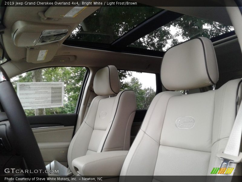 Bright White / Light Frost/Brown 2019 Jeep Grand Cherokee Overland 4x4