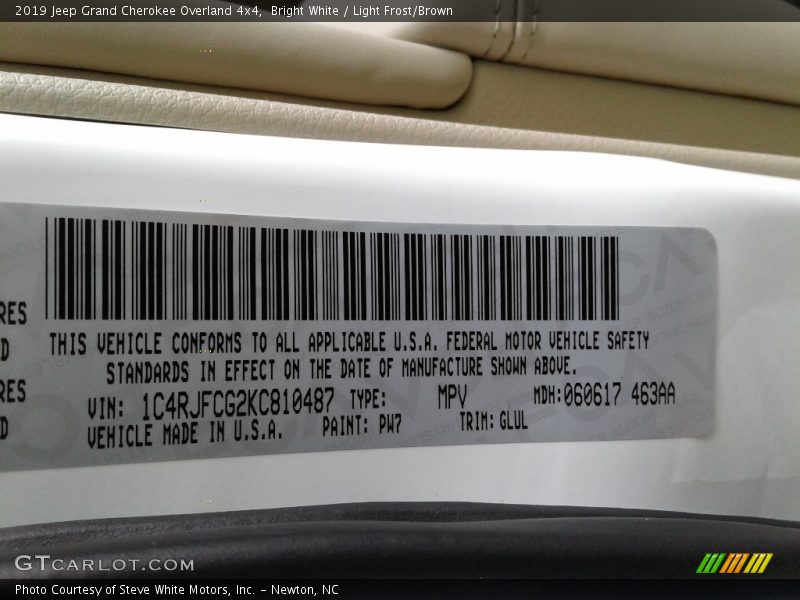 Bright White / Light Frost/Brown 2019 Jeep Grand Cherokee Overland 4x4