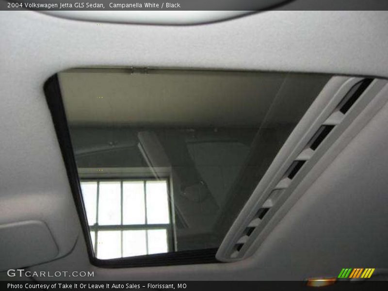 Campanella White / Black 2004 Volkswagen Jetta GLS Sedan