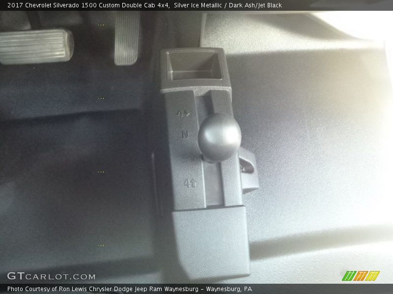 Silver Ice Metallic / Dark Ash/Jet Black 2017 Chevrolet Silverado 1500 Custom Double Cab 4x4