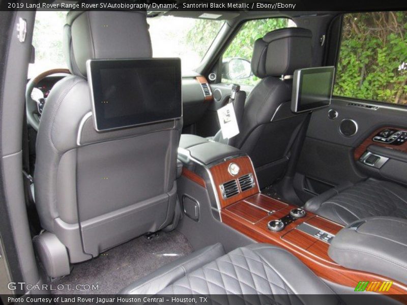 Entertainment System of 2019 Range Rover SVAutobiography Dynamic