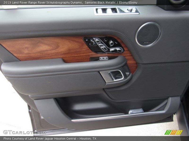 Door Panel of 2019 Range Rover SVAutobiography Dynamic