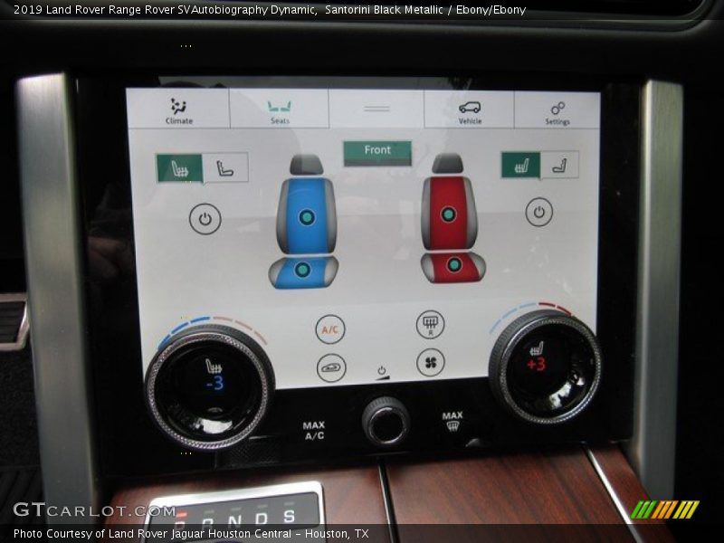 Controls of 2019 Range Rover SVAutobiography Dynamic
