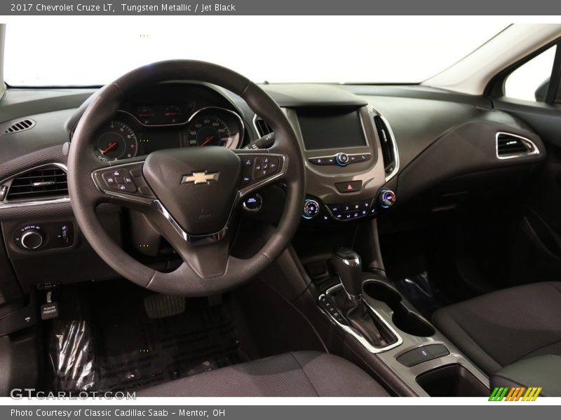 Tungsten Metallic / Jet Black 2017 Chevrolet Cruze LT