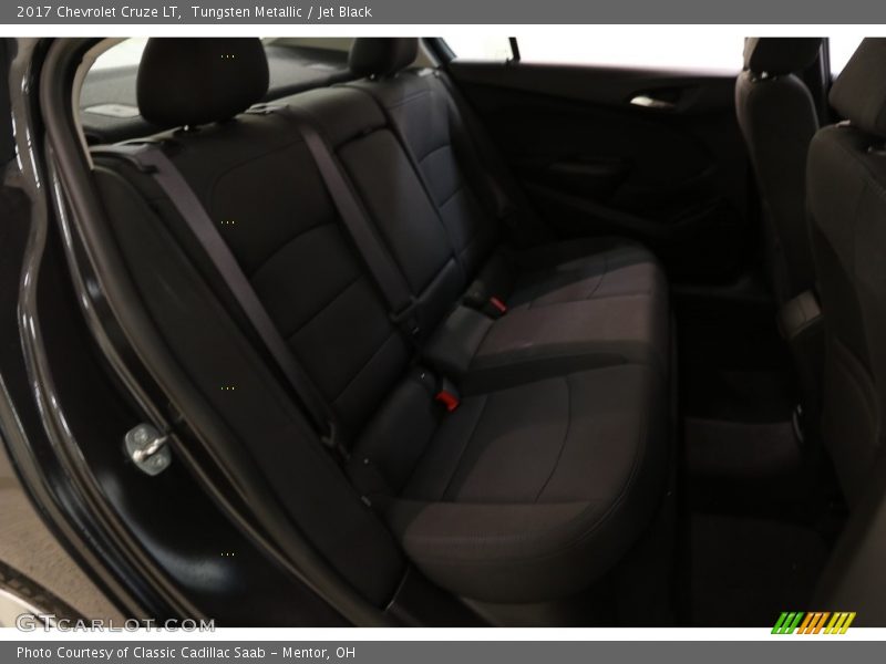 Tungsten Metallic / Jet Black 2017 Chevrolet Cruze LT