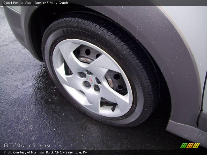 Satellite Silver / Graphite 2004 Pontiac Vibe
