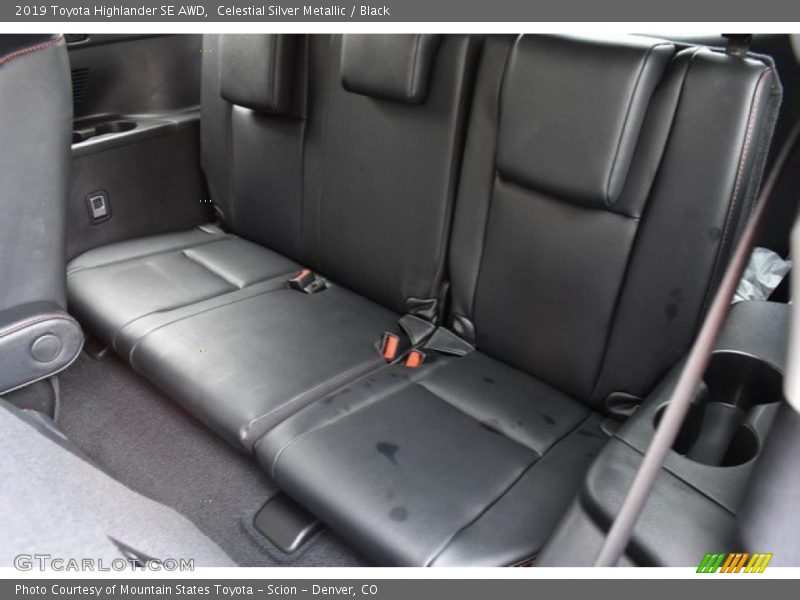 Celestial Silver Metallic / Black 2019 Toyota Highlander SE AWD