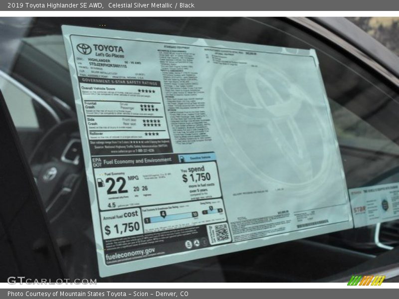 Celestial Silver Metallic / Black 2019 Toyota Highlander SE AWD
