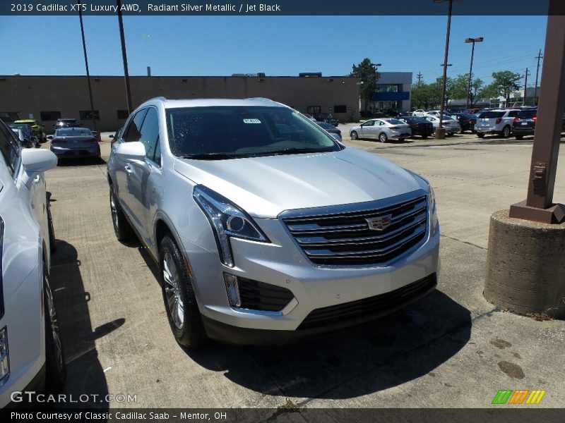 Radiant Silver Metallic / Jet Black 2019 Cadillac XT5 Luxury AWD