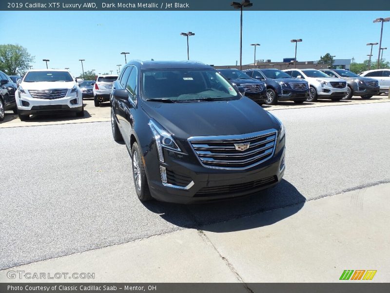 Dark Mocha Metallic / Jet Black 2019 Cadillac XT5 Luxury AWD