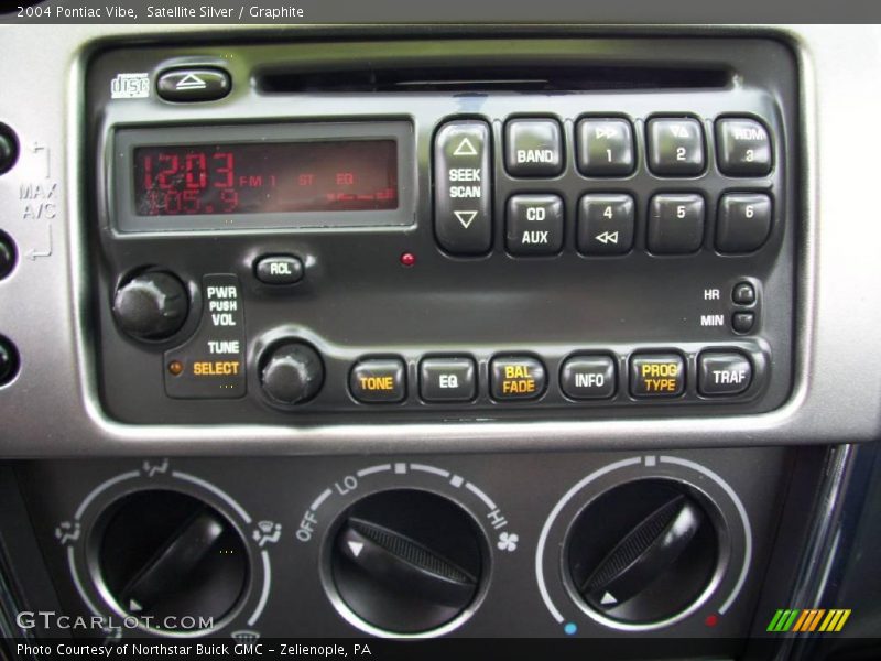 Satellite Silver / Graphite 2004 Pontiac Vibe