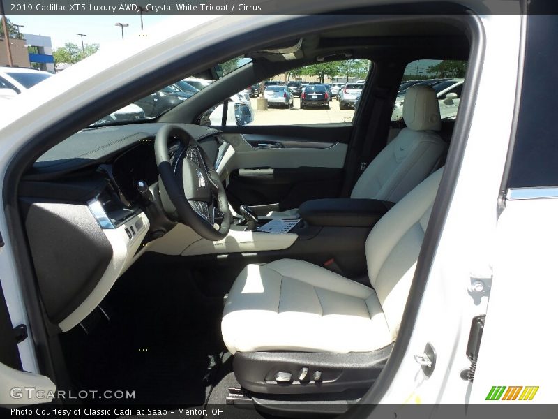 Crystal White Tricoat / Cirrus 2019 Cadillac XT5 Luxury AWD