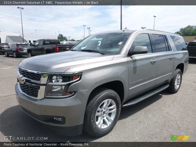 Pepperdust Metallic / Jet Black 2019 Chevrolet Suburban LT 4WD
