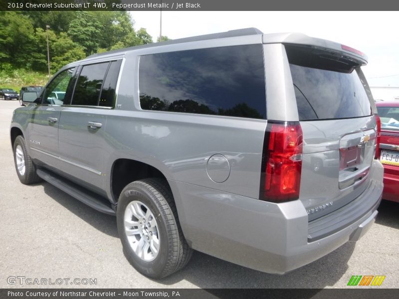 Pepperdust Metallic / Jet Black 2019 Chevrolet Suburban LT 4WD