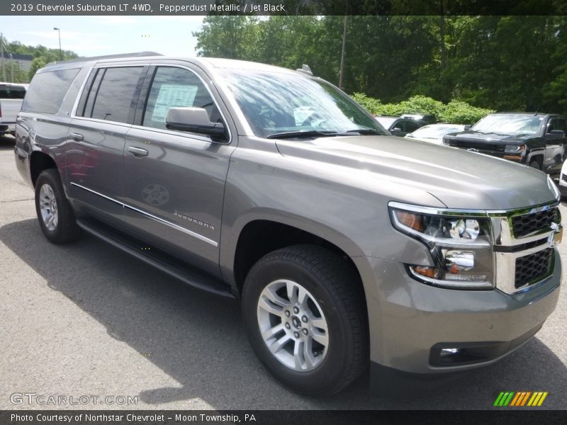 Pepperdust Metallic / Jet Black 2019 Chevrolet Suburban LT 4WD