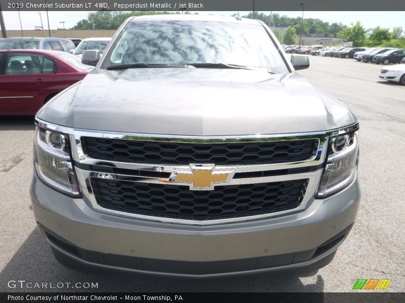 Pepperdust Metallic / Jet Black 2019 Chevrolet Suburban LT 4WD