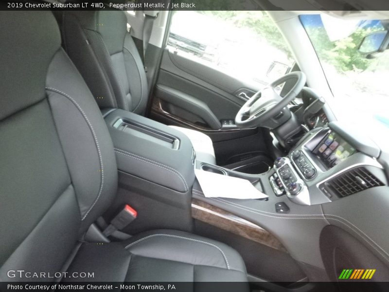Pepperdust Metallic / Jet Black 2019 Chevrolet Suburban LT 4WD