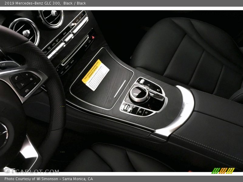 Black / Black 2019 Mercedes-Benz GLC 300