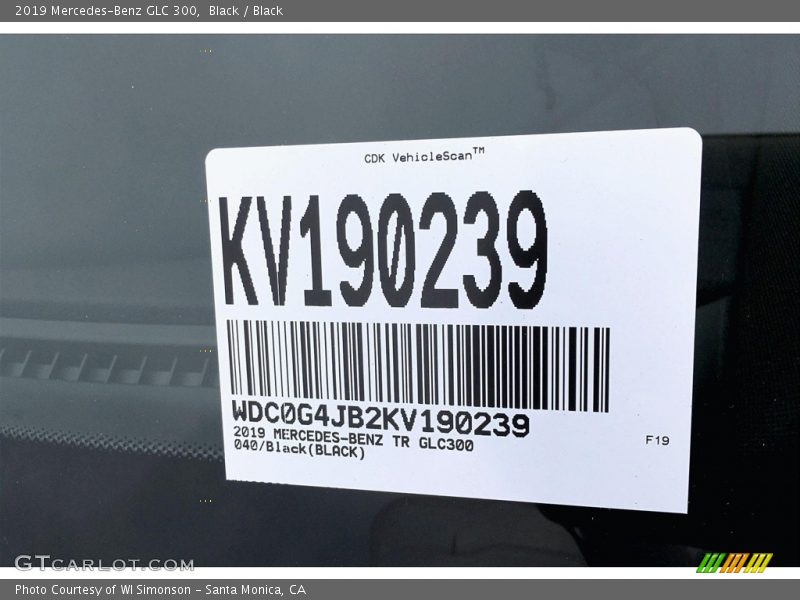Black / Black 2019 Mercedes-Benz GLC 300
