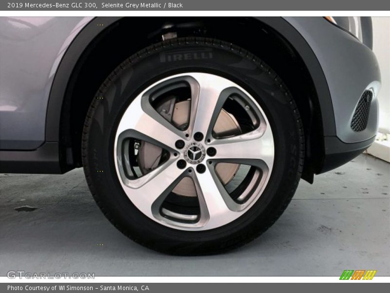 Selenite Grey Metallic / Black 2019 Mercedes-Benz GLC 300