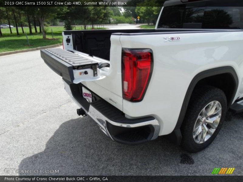 Summit White / Jet Black 2019 GMC Sierra 1500 SLT Crew Cab 4WD