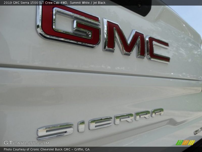 Summit White / Jet Black 2019 GMC Sierra 1500 SLT Crew Cab 4WD