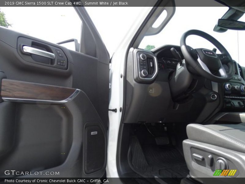 Summit White / Jet Black 2019 GMC Sierra 1500 SLT Crew Cab 4WD