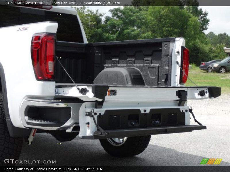 Summit White / Jet Black 2019 GMC Sierra 1500 SLT Crew Cab 4WD