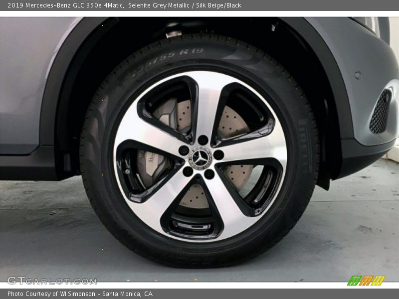 Selenite Grey Metallic / Silk Beige/Black 2019 Mercedes-Benz GLC 350e 4Matic